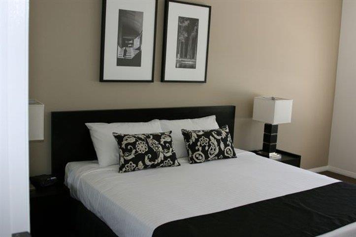 Chancellor Executive Apartments Gold Coast Room photo